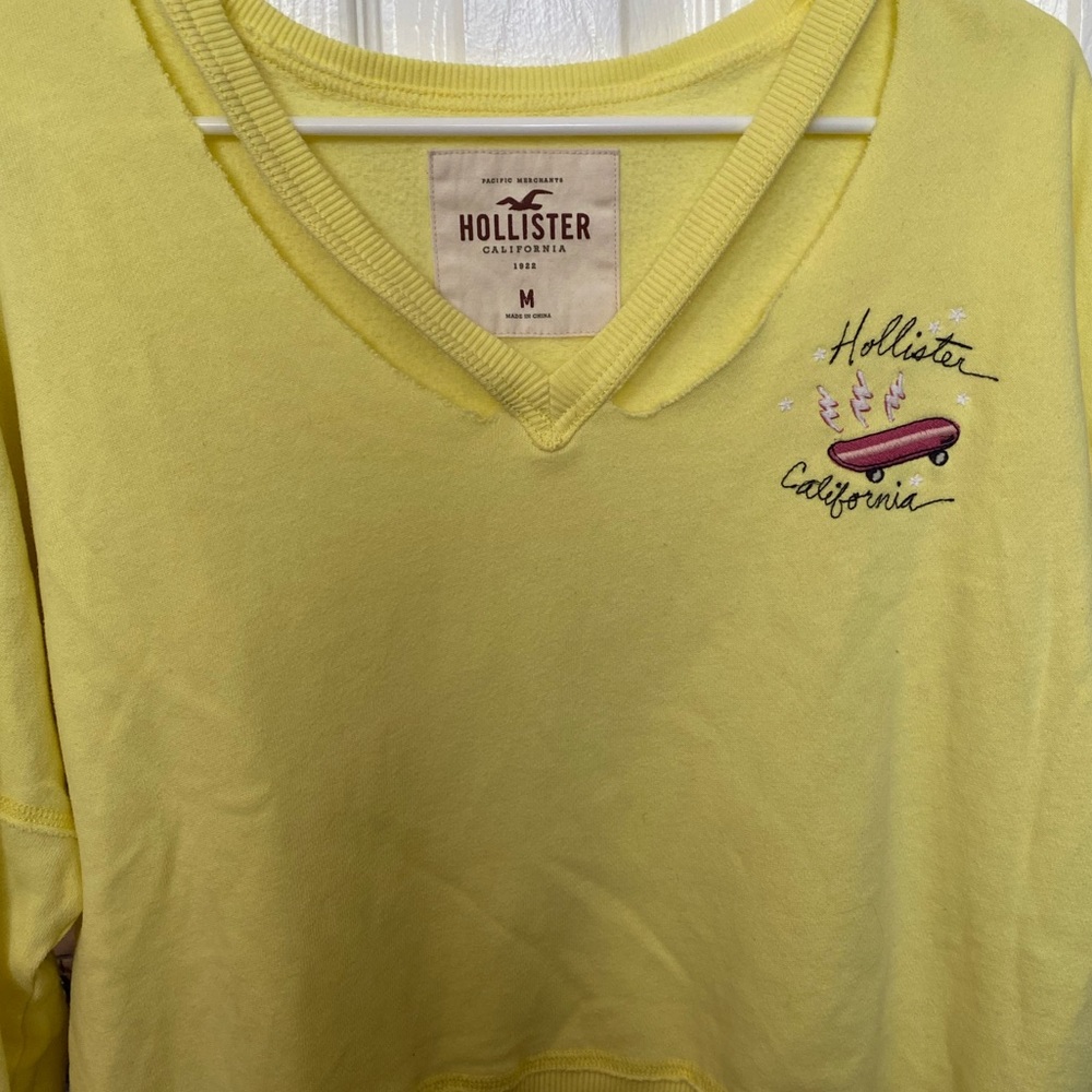 HOLLISTER sweatshirt